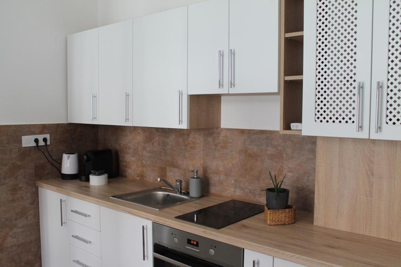 Zwinger Apartman Sopron Exterior photo